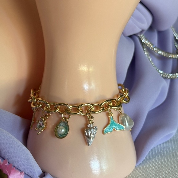 Gold Bracelet with Sea Life Charms 🌊 - Picture 4 of 4